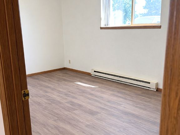 5th image of 101 Sharon St #1
