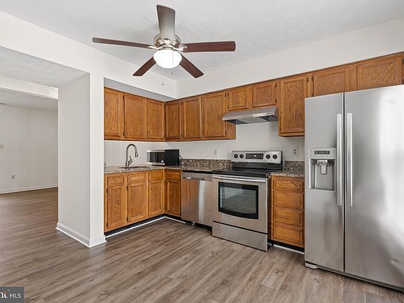 3rd image of 604 Cabin Ct