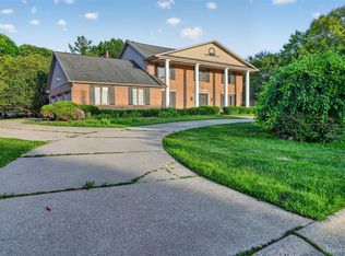 11549 Kings Coach Rd, Grand Blanc, MI 48439