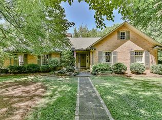3316 Foxcroft Rd, Charlotte, NC 28211