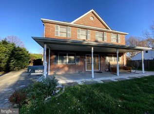 1745 Anderson Rd, Falls Church, VA 22043