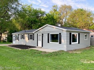 3399 Bilsky St, Burton, MI 48519