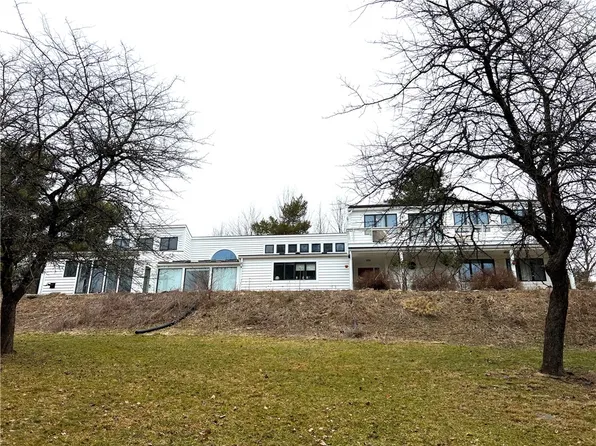 67 Thornapple Dr, Elmira, NY 14903