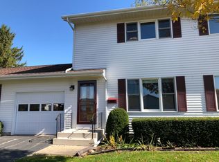 464 E Exchange St #7, Sycamore, IL 60178