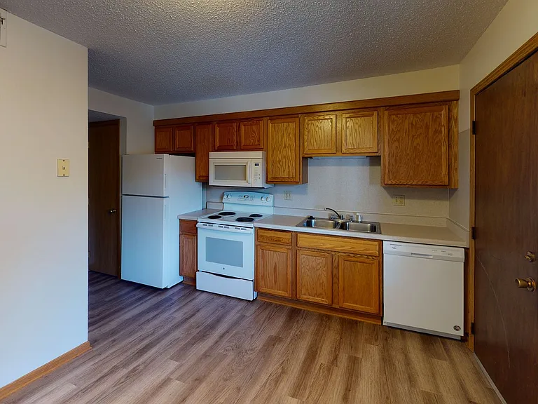 263 N Hyland Ave — Photo 1