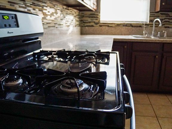 Brand-new oven/range