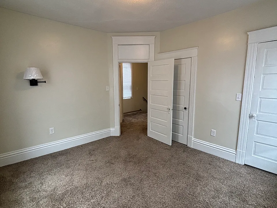817 W Jefferson Blvd #B