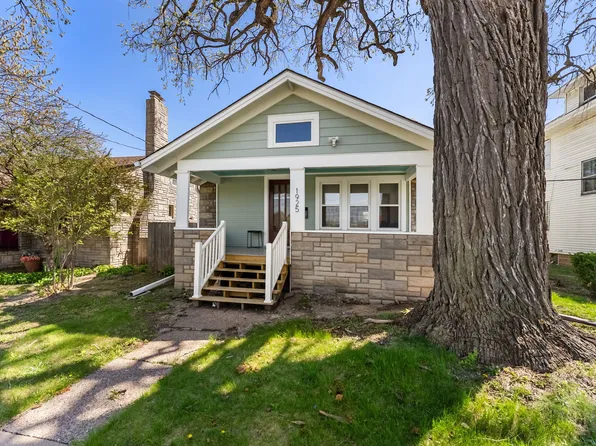 (undisclosed Address), Davenport, IA 52803