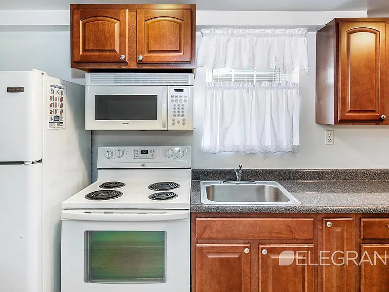 30 Wallace Ave #1B — Photo 2