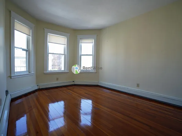 4 Imrie Rd #42, Allston, MA 02134