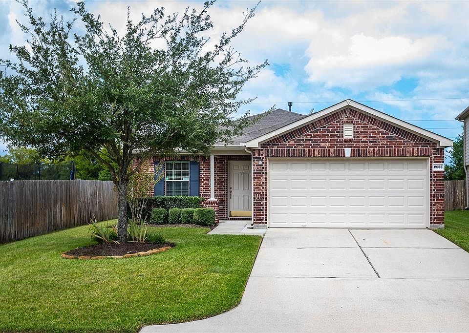 1st image of 19330 Cactus Thorn Dr