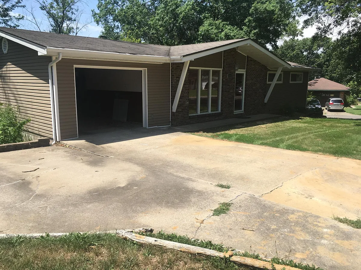 Extra concrete pad for parking - 2714 Northridge Dr