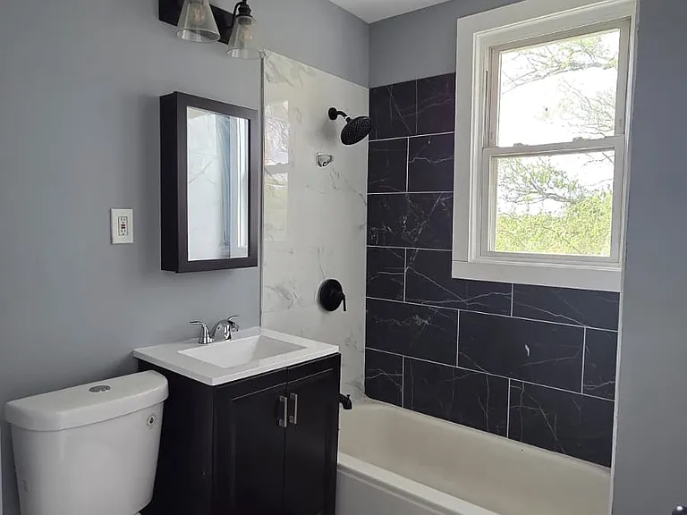 559 Grove St #2 — Photo 9