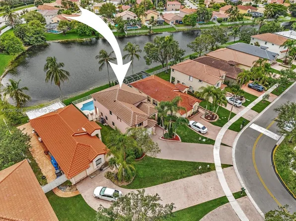 1385 NW 192nd Ter, Hollywood, FL 33029