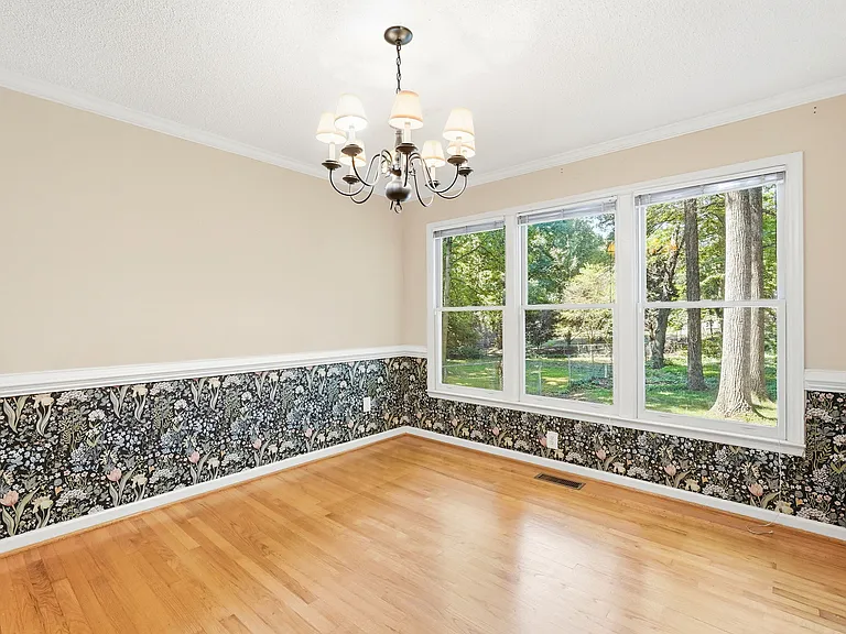 1424 Brookwood Dr — Photo 19
