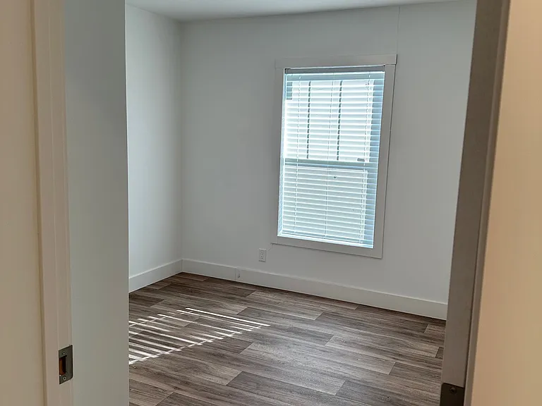 3618 Warren Ct — Photo 5