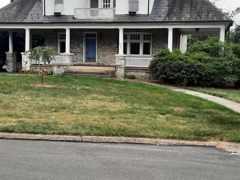 2315 Magnolia Dr — Photo 1