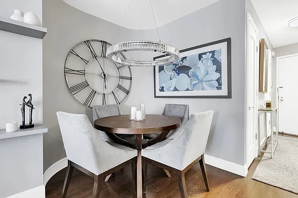 Rented by R New York | media 18