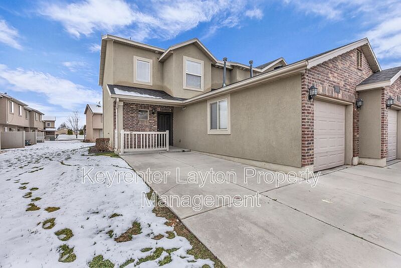 1st image of 2415 N Wellington Dr