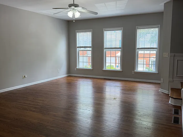 3946 Howell Park Rd — Photo 2