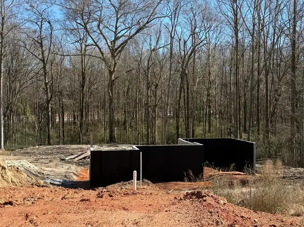 267 Adams Place Dr, Royston, GA 30662