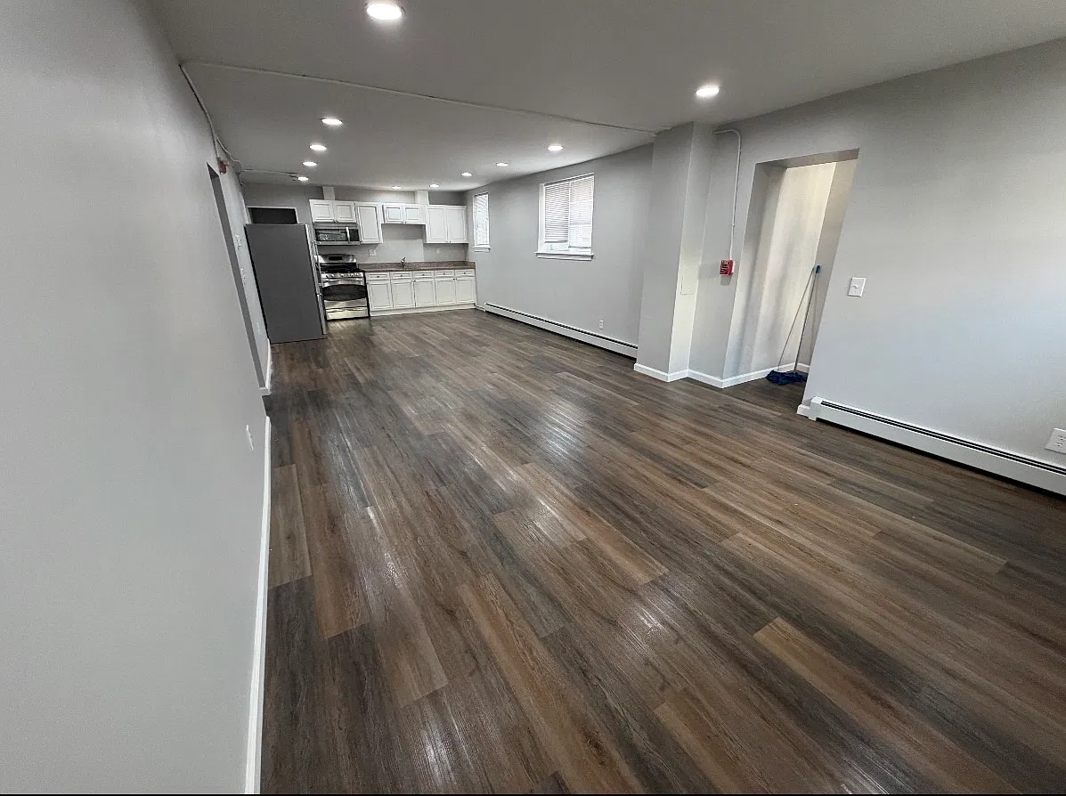 3 bed, $1,800 — Photo 2