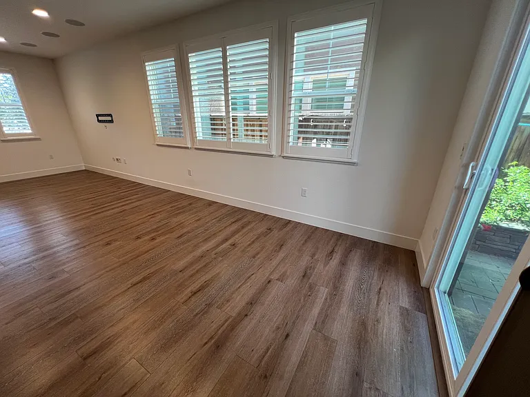 843 Barney Cmn — Photo 17