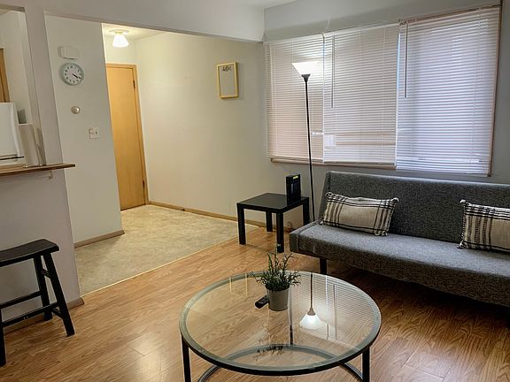 3rd image of 1657 N Astor St APT 6