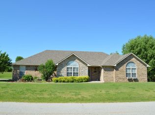 2001 Estates Dr, Grove, OK 74344