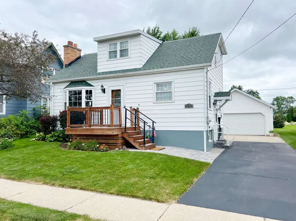 118 Park St, Theresa, WI 53091