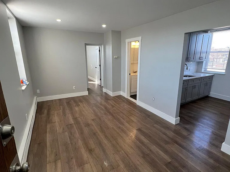 211 Paterson Ave #5 — Photo 1