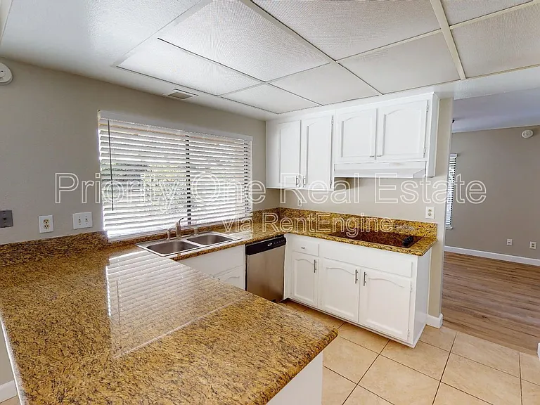 17410 Saint Andrews Dr — Photo 6