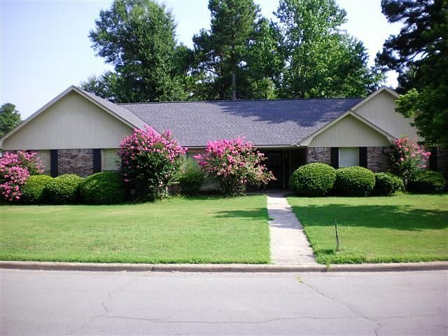 1st image of 2503 Forest Knoll Dr