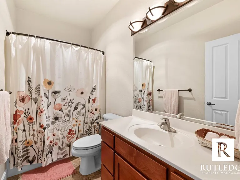 172 Willow Springs Dr — Photo 16