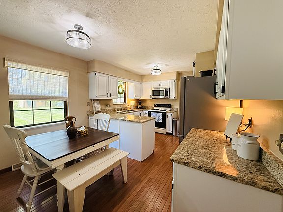 5th image of 8462 Glenbrook Dr