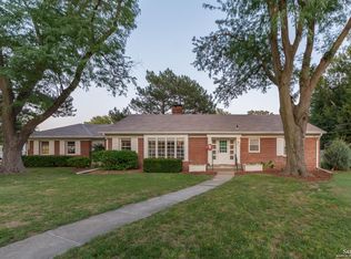 933 Sunrise Dr, Salina, KS 67401