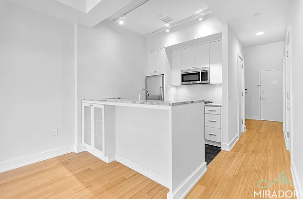 Rented by Mirador Real Estate | media 10