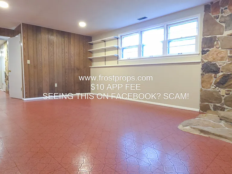 1310 Whitney Ln — Photo 23