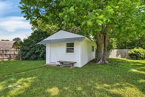 2313 Wesley Cir — Photo 15