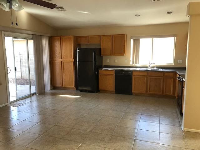kitchen with vaulted ceilings