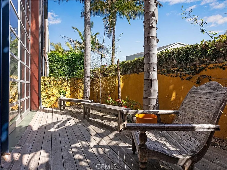 2114 Narcissus Ct — Photo 5