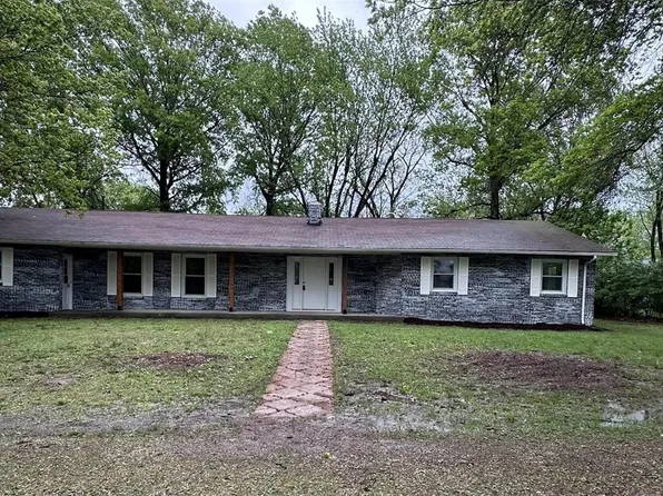 605 S Hickory St, Cuba, MO 65453