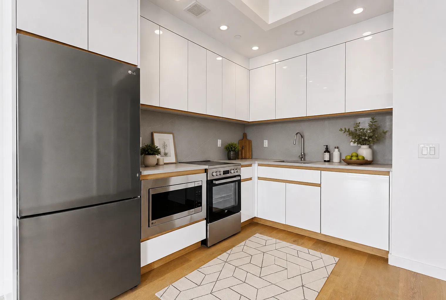 99 Fleet Place — Photo 3