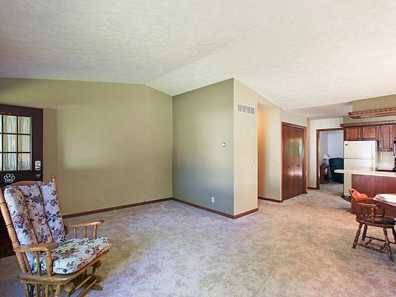 3rd image of 74 Old Mill Dr Unit 15
