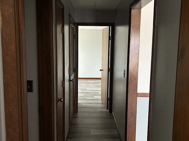 Hallway between bedrooms