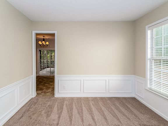 4th image of 2901 Cottesford Way SE
