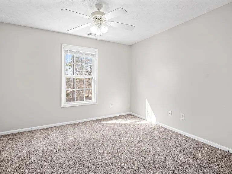 Lakeshore Grande — Photo 23