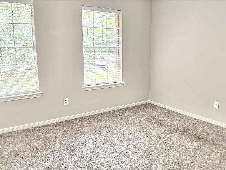 17743 Seven Pines Dr — Photo 9