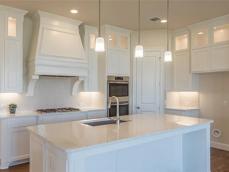 560 Thoroughbred Ave — Photo 9