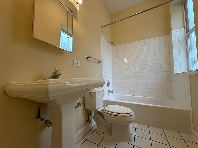 2213 W Washington Blvd #1R — Photo 9